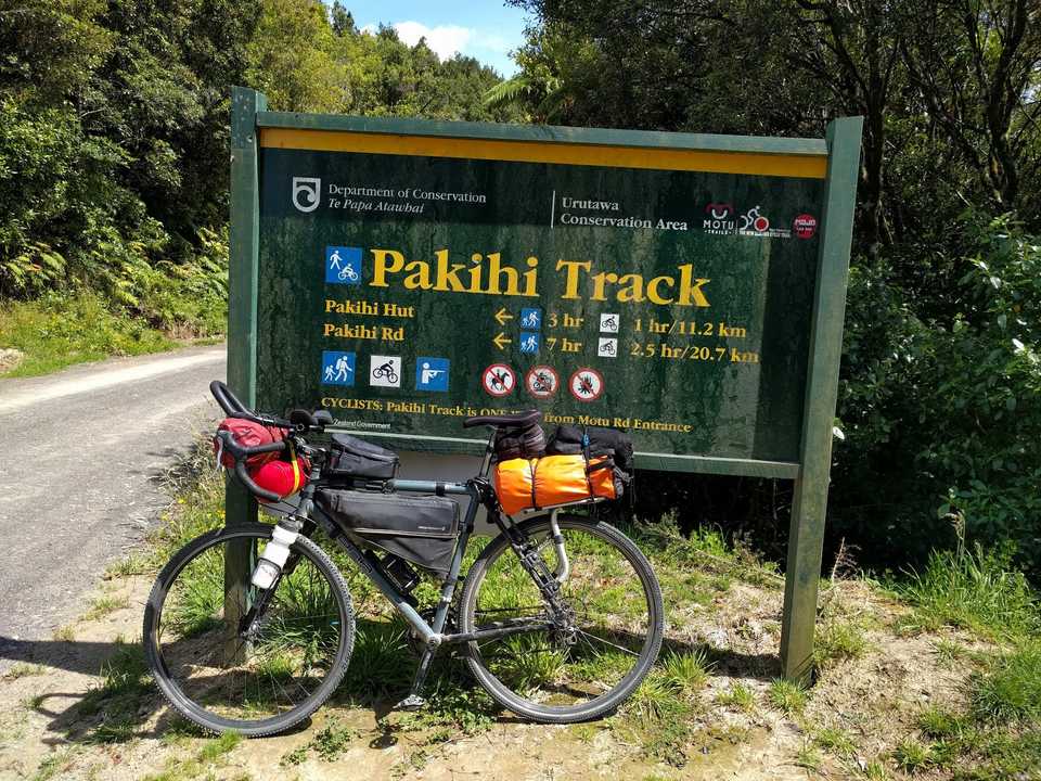 Pakihi Track